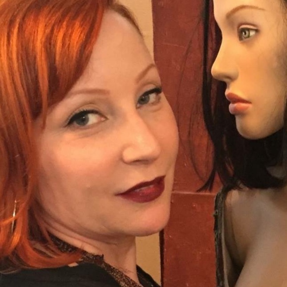 Meet Your Posher ~Janell Grace~ - Picture 4 of 4